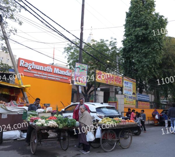 Amar Colony Market 18