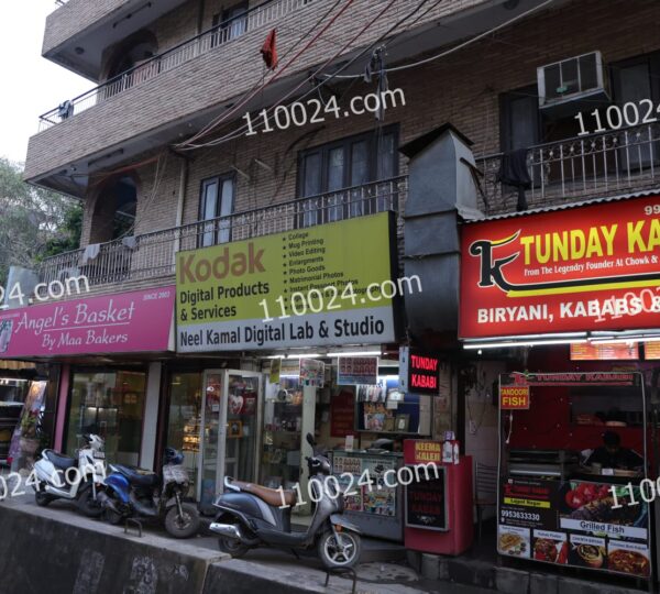 Amar Colony Market 21