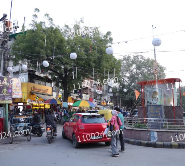Amar Colony Market 32
