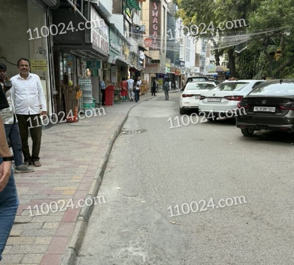 Defence Colony C Block Market 3