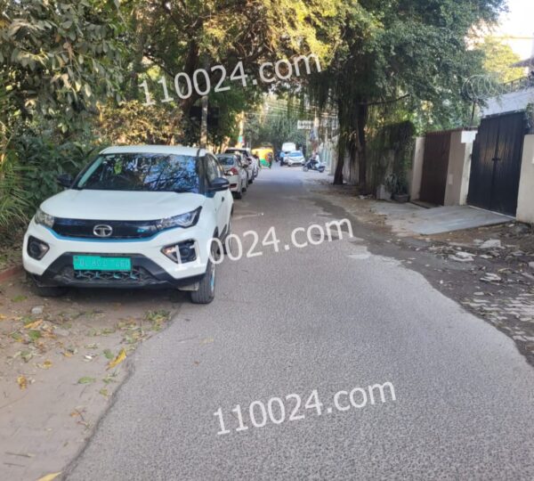 Feroze Gandhi Road 1