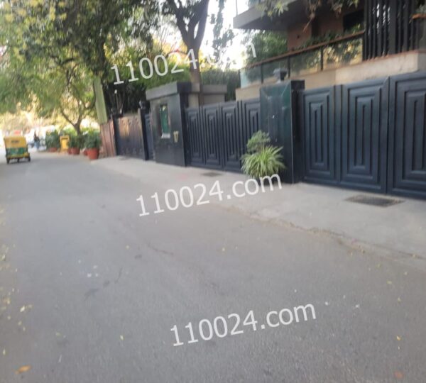 Feroze Gandhi Road 8